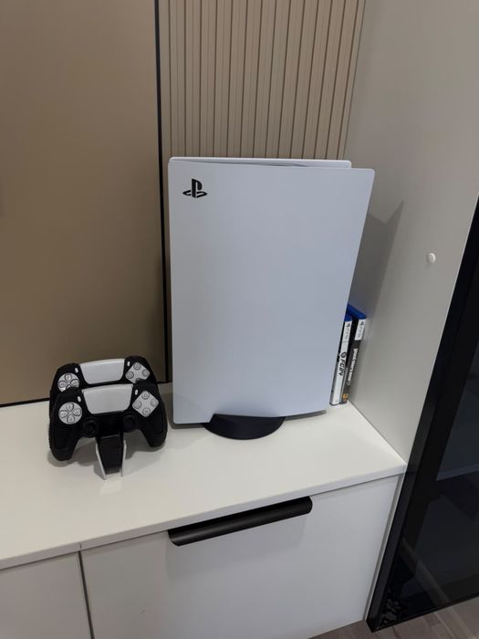 Playstation 5 почти новый