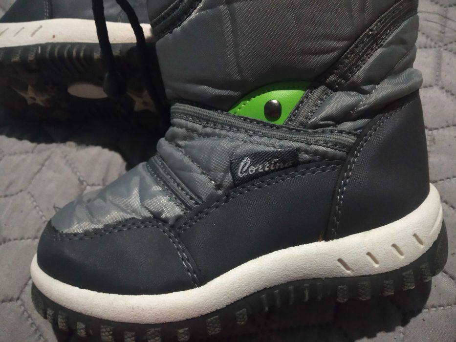 Топли ботуши непромокаеми