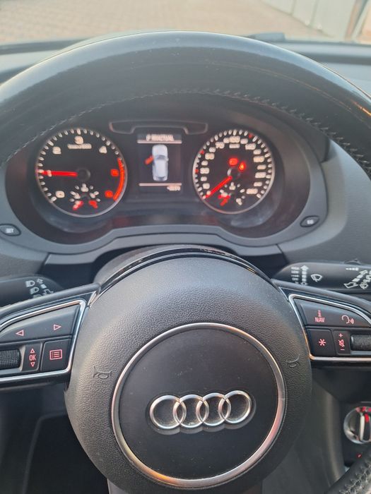 Vând Audi Q3 TDI tel  0746206829