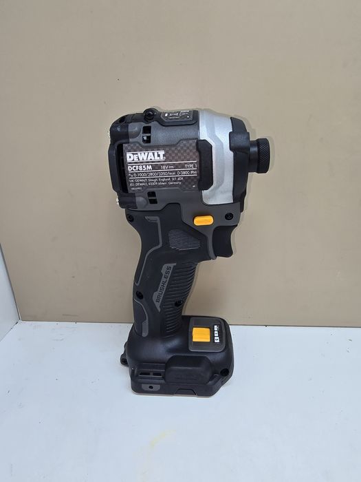 Нов импакт DeWALT DCF85M McLaren F1 Team