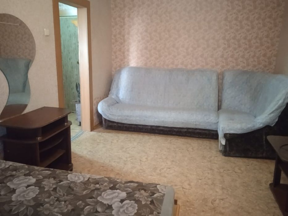 Сдам 1 ком квартиру район ком рынка.