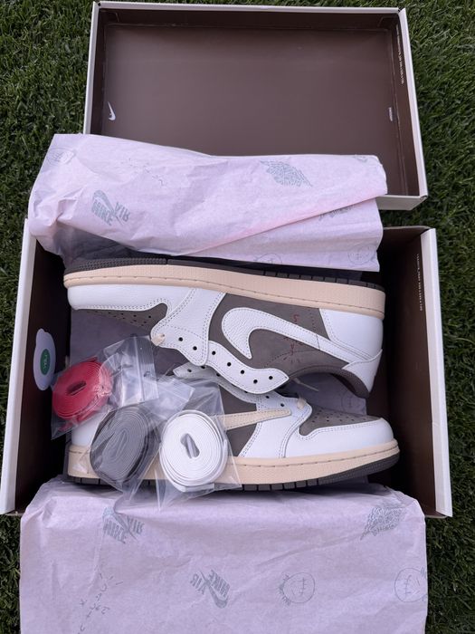 Jordan 1 low  Travis Scott reverse mocha