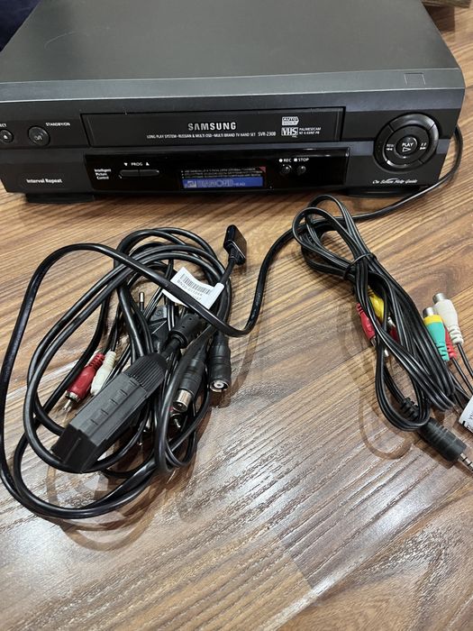 Видеомагнитофон VHS Samsung