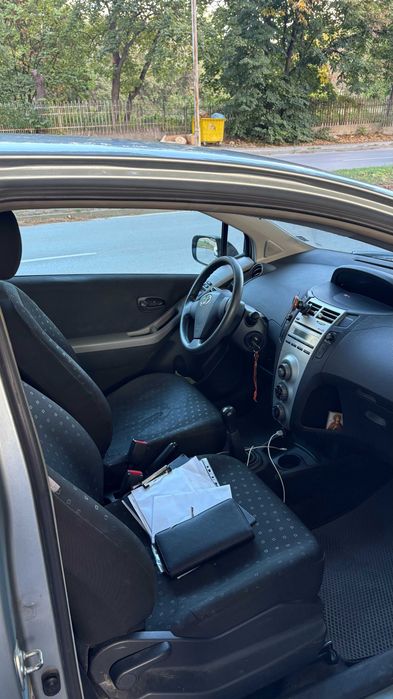 Продавам кола Toyota Yaris 2008