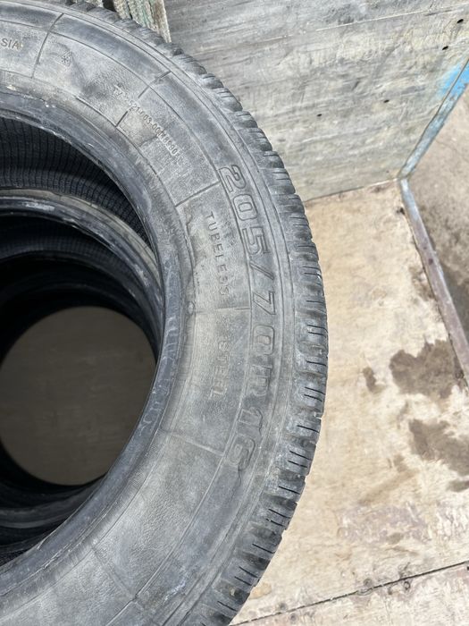 Продам Шины на ниву