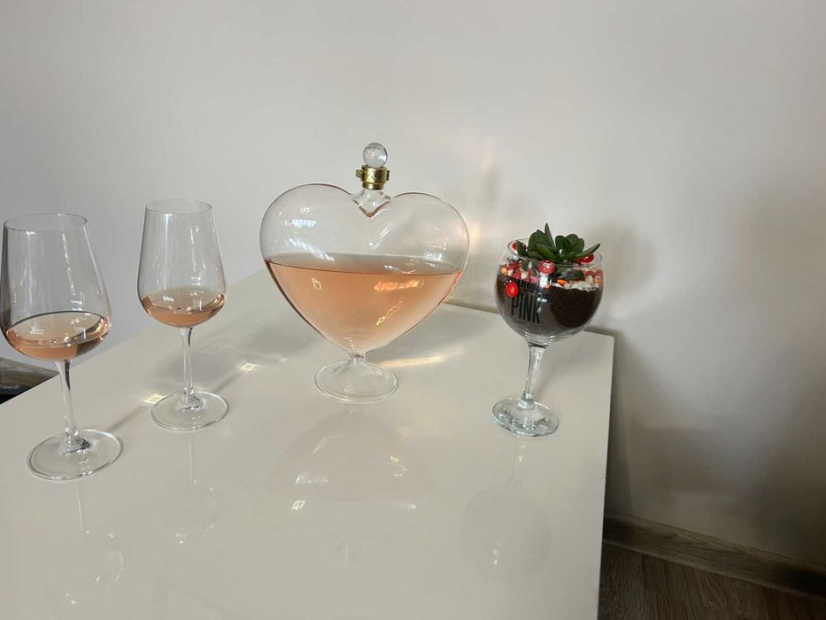 Стъклена бутилка във формата на сърце!