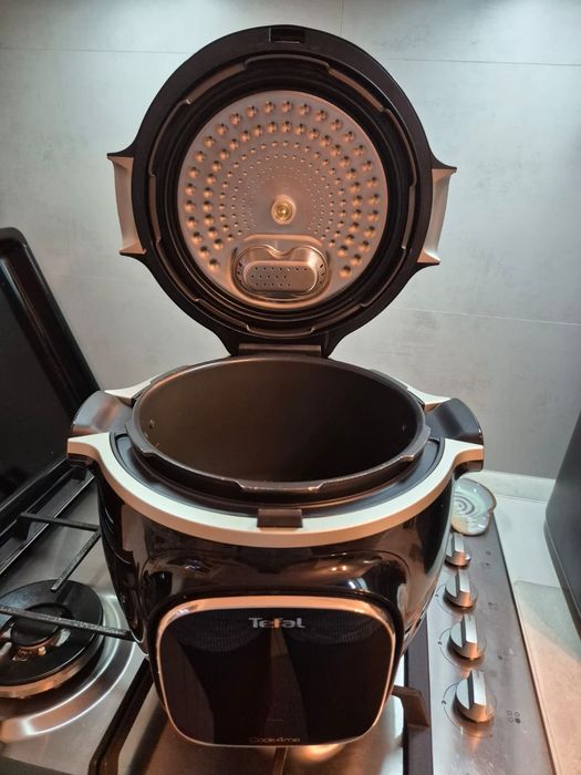 Multicooker inteligent cu gătire sub presiune Tefal Cook4me Touch CY912831 cu conexiune WiFi