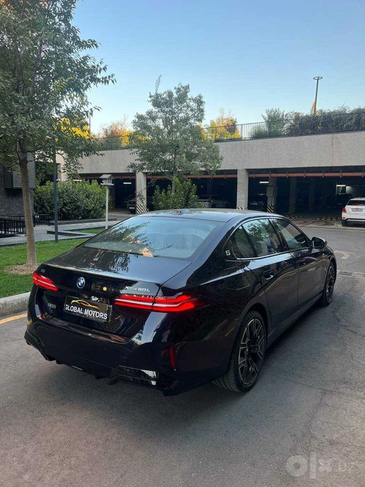BMW I5 50L Автомобиль в наличии.
