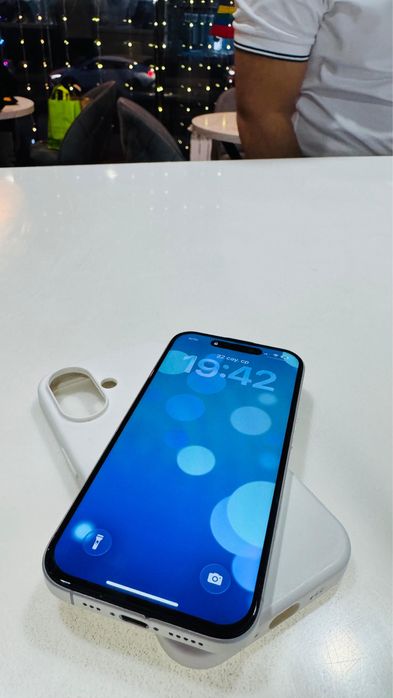 Айфоон-16 128гб каропка оригинал зарядка чехол бар