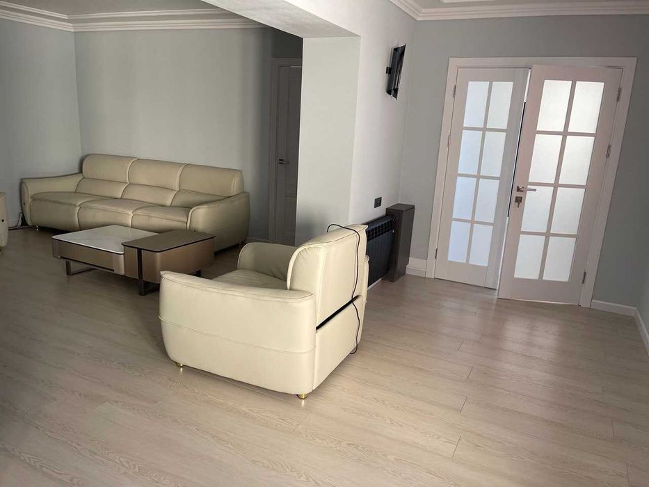 3комнатная квартира ремонт Спецплан Кирпич Лифт 107м2 Дархан КС