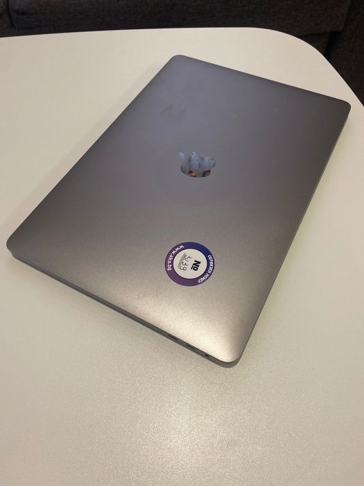 MacBook 13 pro за части - залят с течность. Коментар на цената