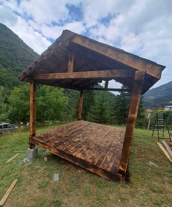 Мебели от масивно дърво