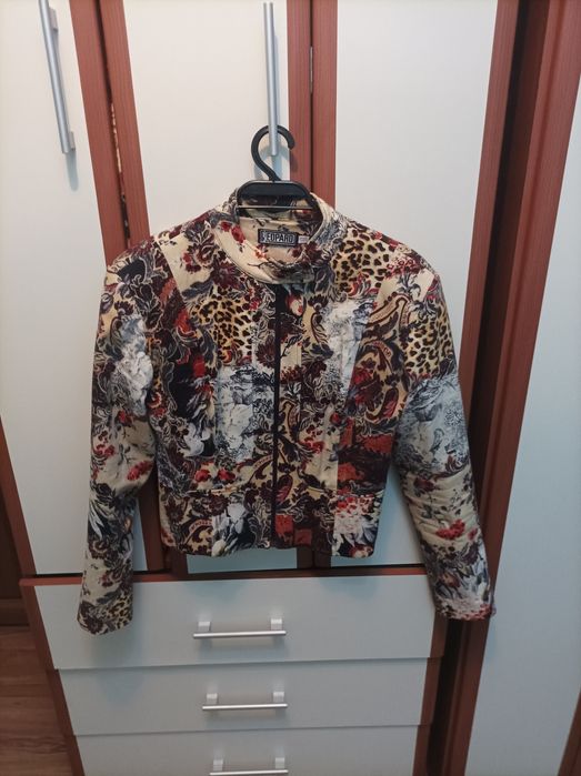 Дамски сака само за 10лв.