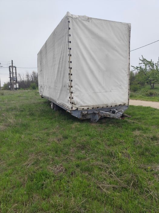 Vând remorca pancar de 8,8 m