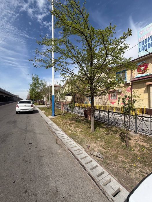 Срочно продается дом под нежилой
Участок 8.16 соток  
Яккасарайский ра