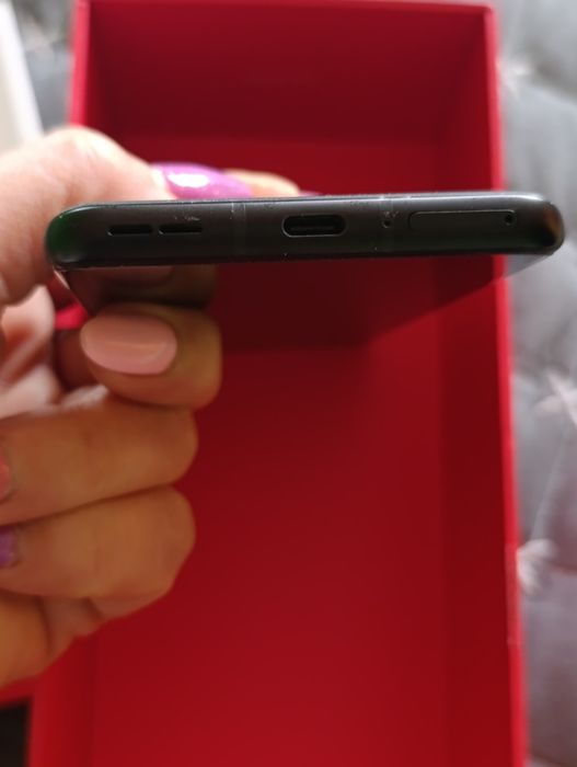 One Plus 9 pro 5G комплект с безжично зарядно