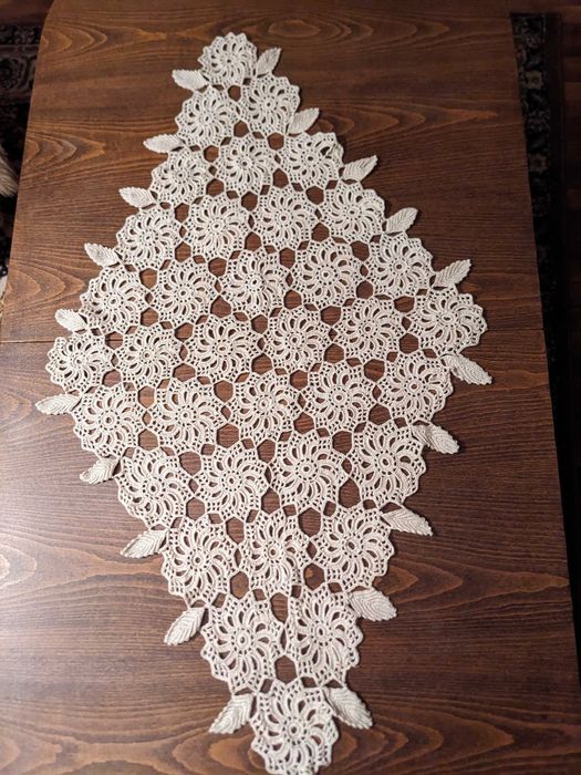 плетени тишлайфери за тоалетна масичка на една кука.