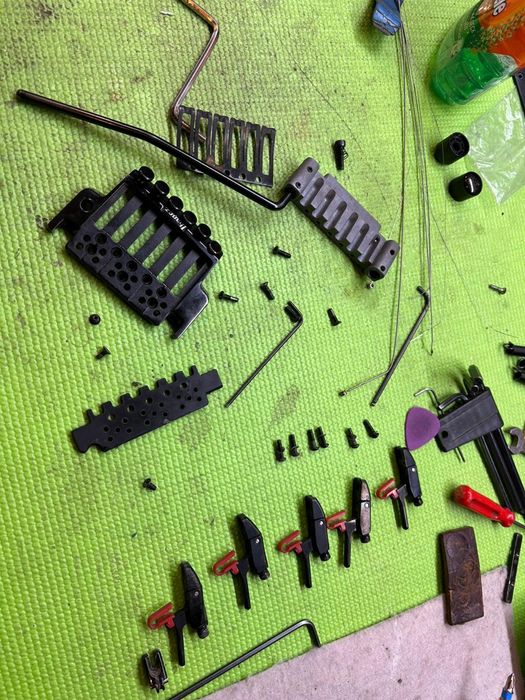 Продам гитару Ibanez