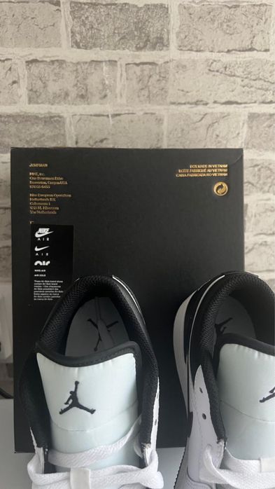 Air Jordan 1 Low Alb-Negru Damă