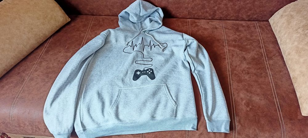 Hanorac cu gluga gri