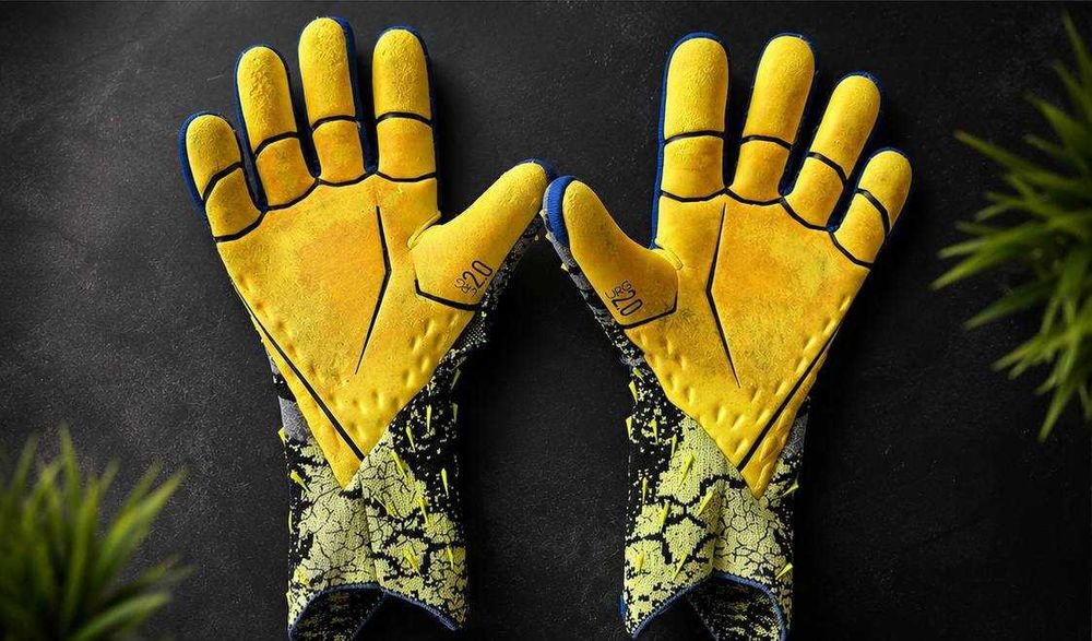 Продается перчатки Adidas Predator Pro URG 2.0 | Оригинал