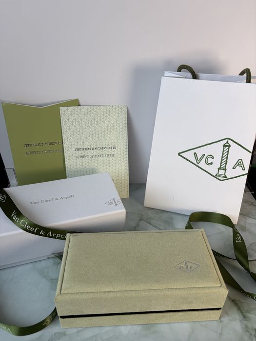 Дамска Гривна Van Cleef & Arpels Нежно Сърце