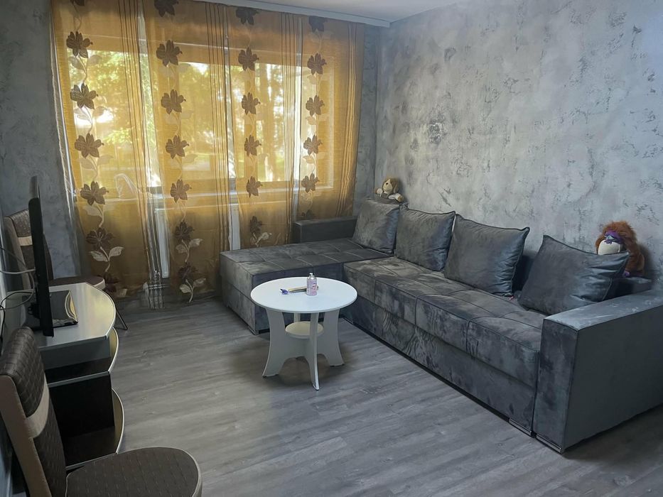 Proprietar inchiriez apartament 2 camere central recent renovat,nou