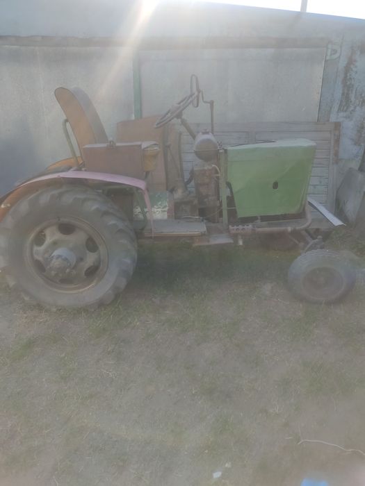 Продам самодельный мини-трактор с двумя телегами (комплект)