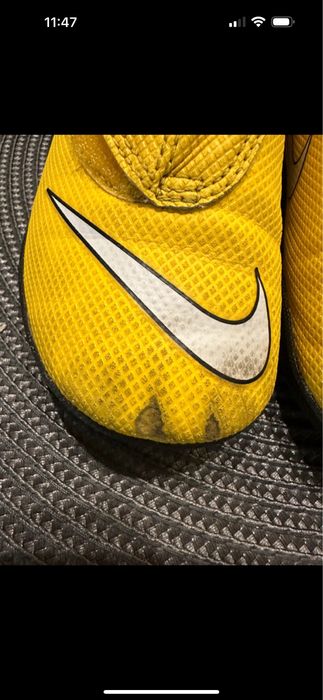 Nike mar 27 cu 2 defecte