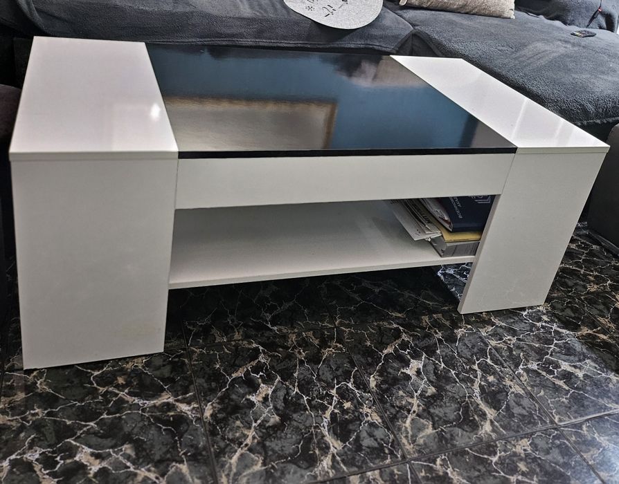 Маса за хол офис