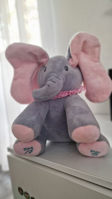 Jucarie interactiva de plus