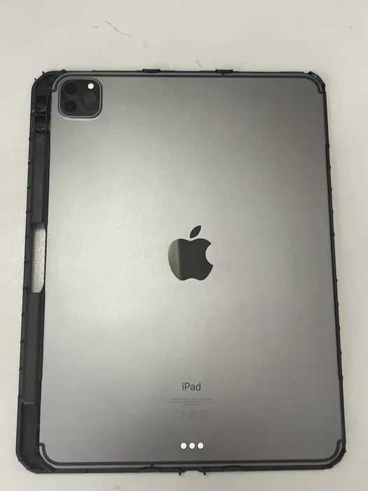 iPad Pro 11 1TB с чанта