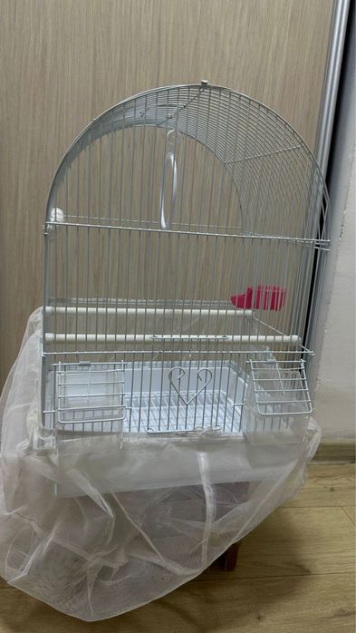 Продам 2шт клетки для попугаев