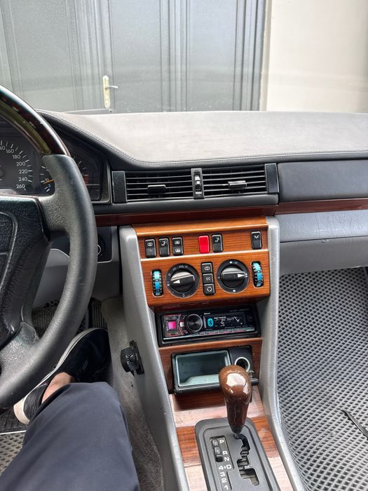 Mercedes benz w124 E320