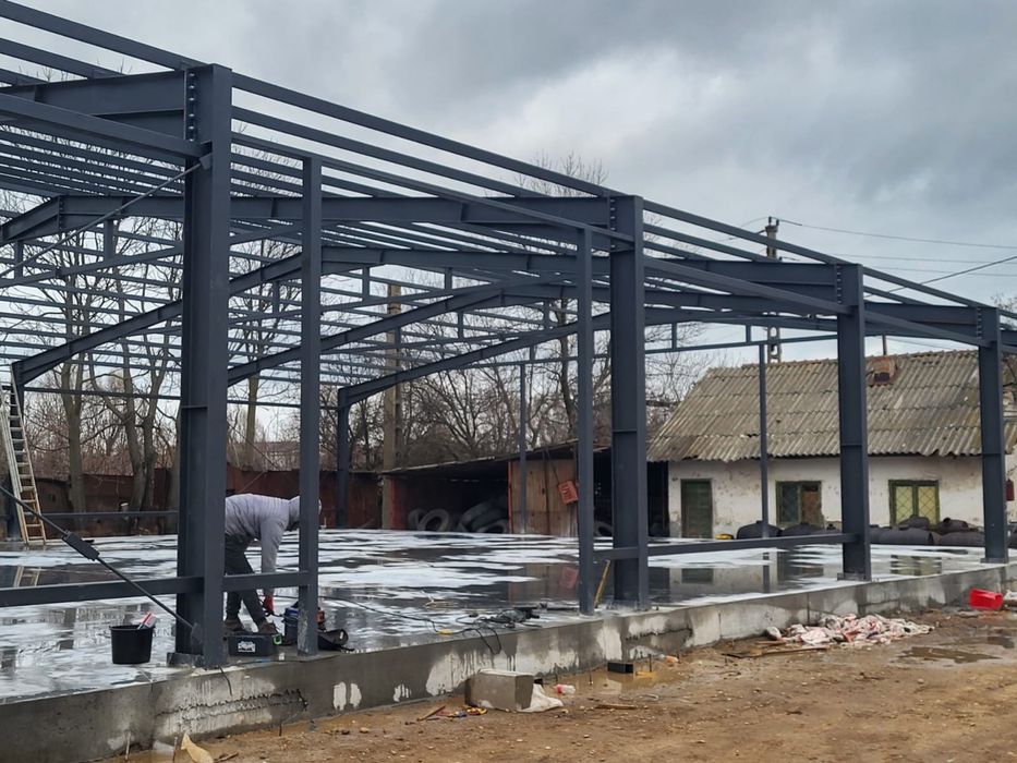 Constructii hale metalice cu panouri sandwich