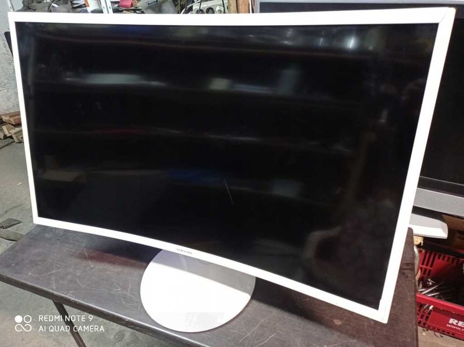 Монитор Samsung 32" LC32F391FWUXEN