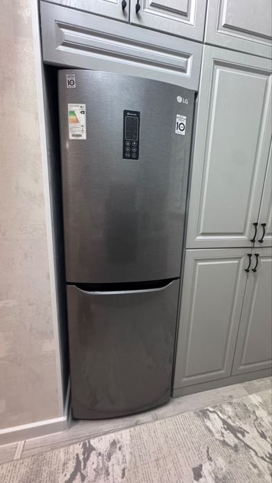 Холодильник LG оригинал