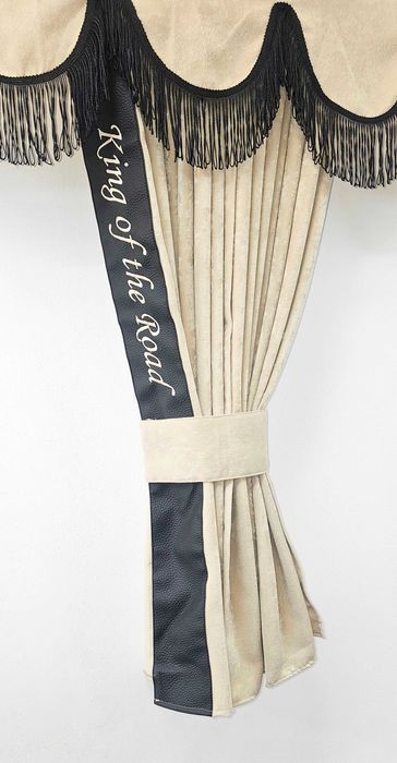 Бежови пердета за камиони KING OF THE ROAD с кожена лента + кукички