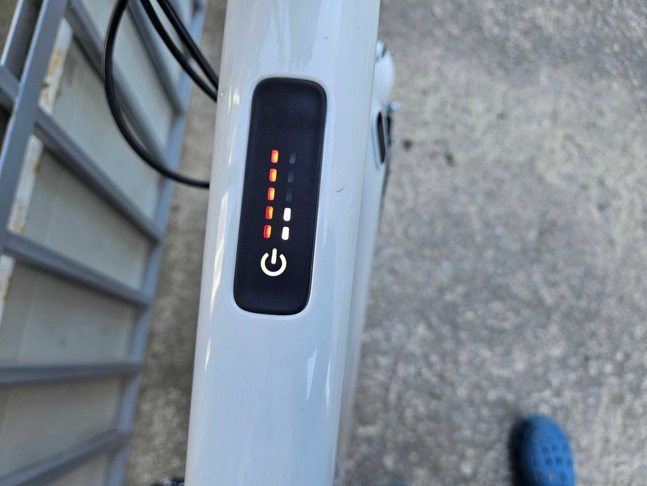 Електрически велосипед 28 цола MOMENTUM VOYA E+3