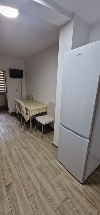 Inchiriez apartament langa liceu
