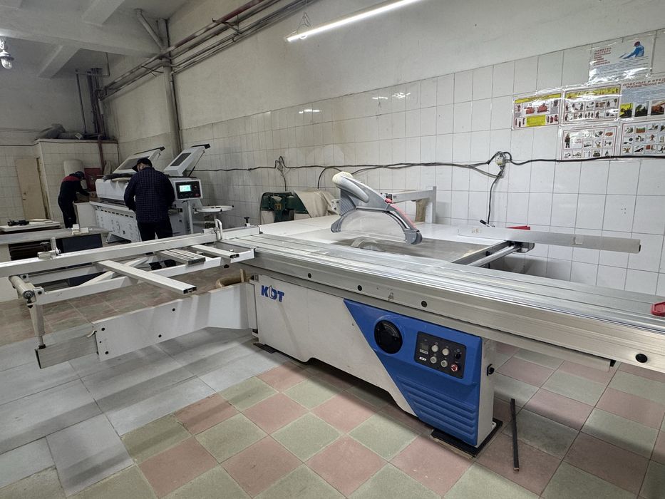 Продам раскроечный станок KDT KS-132C