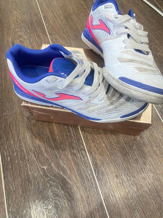 Продам футзалки JOMA