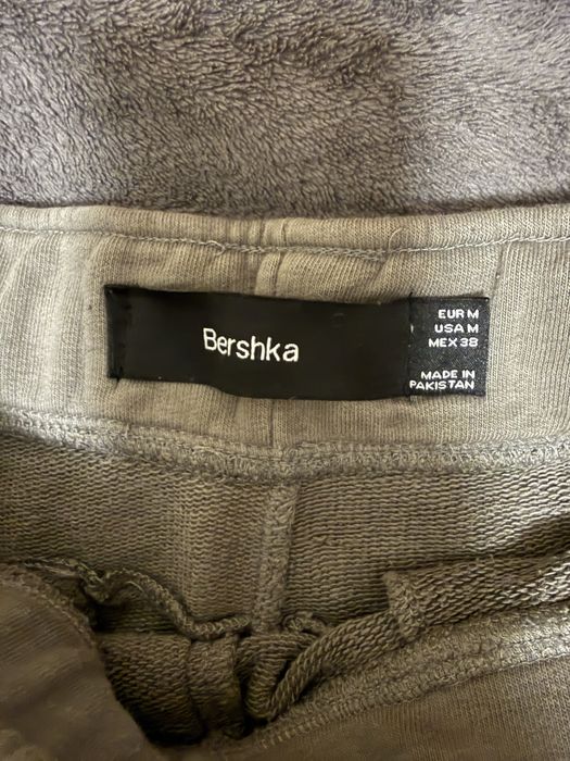 Къси гащи на BERSHKA