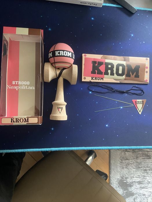 Se vinde krom strogo neapolitan strawbery