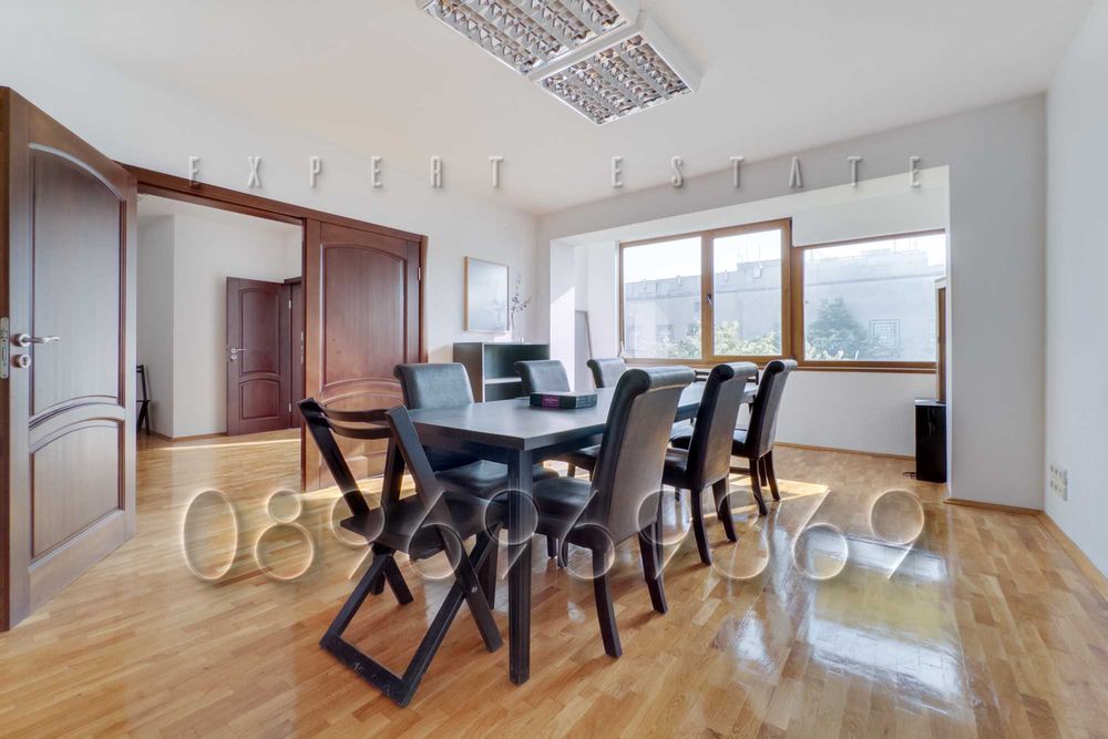 Продава се Четиристаен апартамент в Варна, Централна поща - 110 кв.м за 1910 €/кв.м - Снимка #1