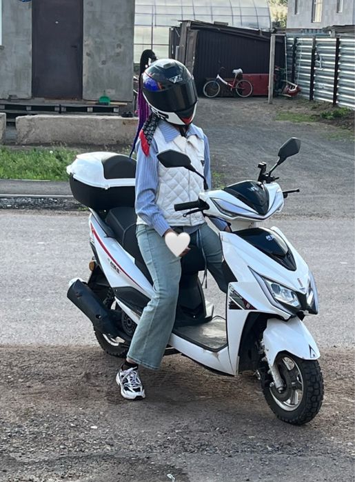 Каска для мопеда