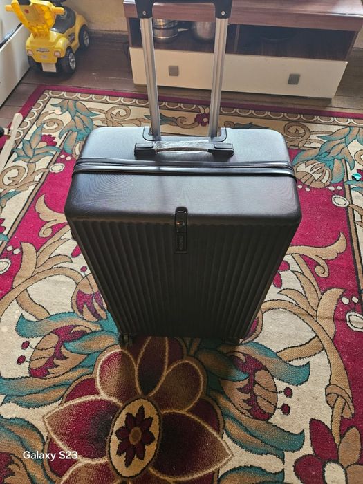 Чемодан  большой