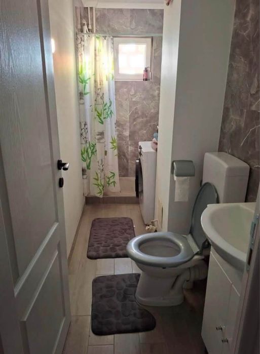 Vand apartament cu doua camere , zona Velenta