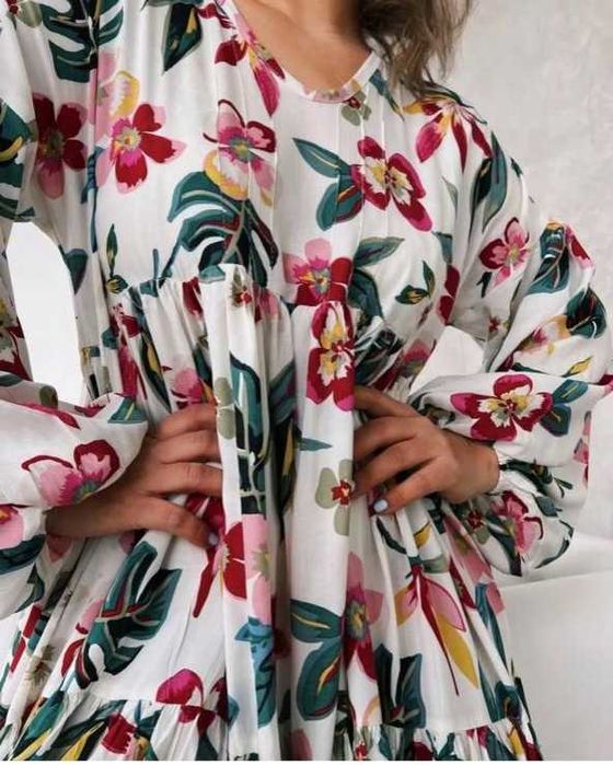 Платье Акку очень красивое