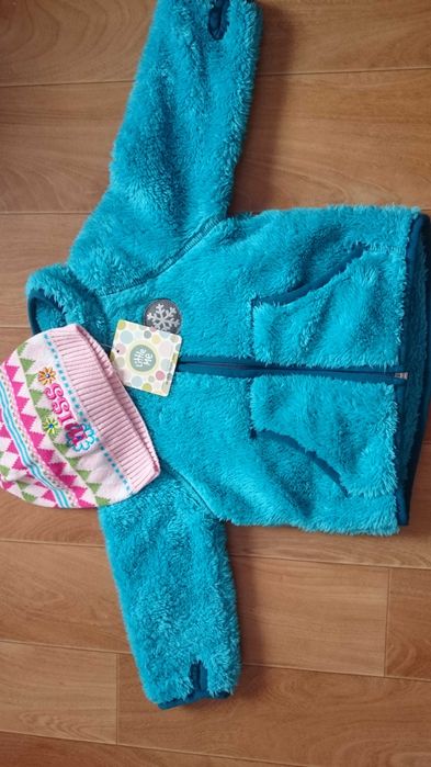 Милая курточка,и шапочка для девочки.